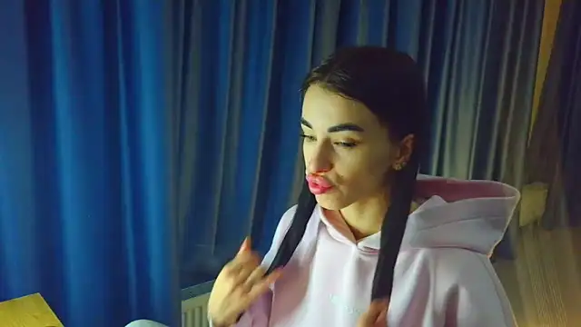 Snapshot of Vlada_Elfie chatting on 02/04/26, 08:36 Vlada Elfie online show from 02/04/26, 08:36