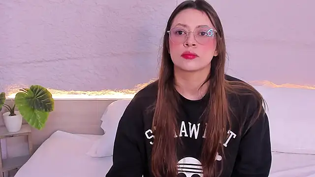 lanna 18  online show from 02/05/26, 11:59