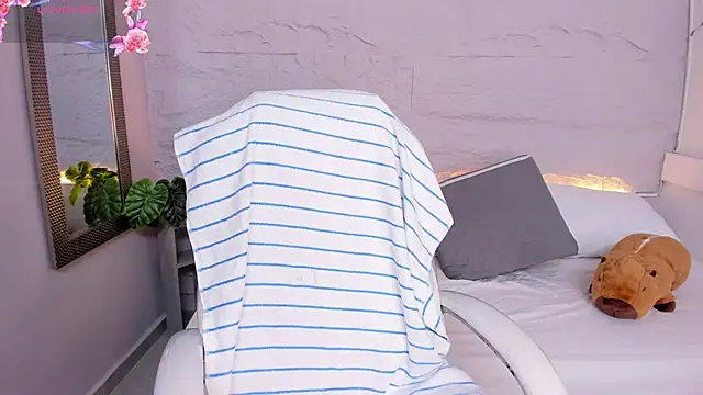 lanna 18  online show from 04/11/26, 11:36