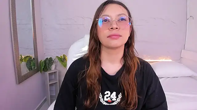 Snapshot of lanna_18_ chatting on 05/22/26, 11:38 lanna 18 online show from 05/22/26, 11:38