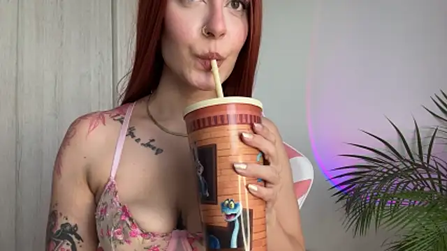 alesziarose  online show from 05/18/26, 09:42