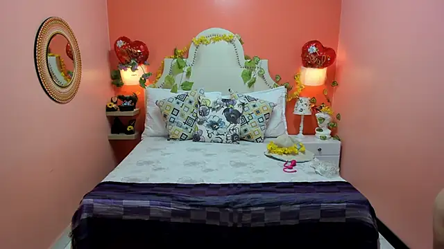 Dalila Najjar  online show from 04/22/26, 02:29