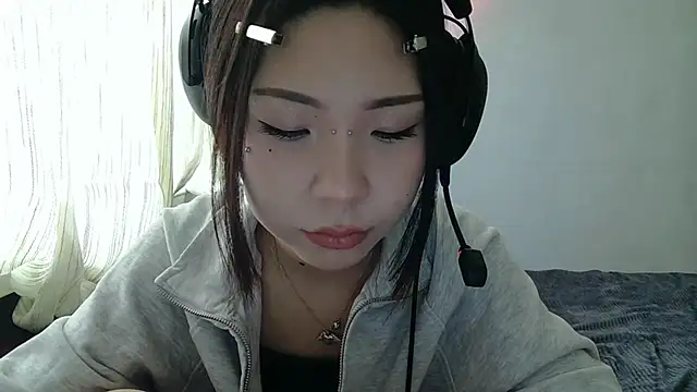 AprilOnilll online show from 01/12/26, 08:30