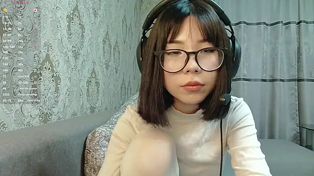 AprilOnilll online show from 04/03/26, 02:04