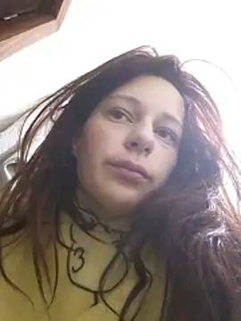 Snapshot of Lily_Viola chatting on 04/22/26, 04:37 Lily Viola online show from 04/22/26, 04:37