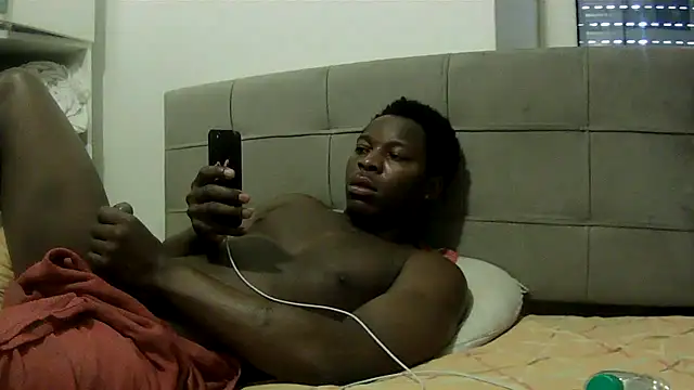 Snapshot of Bigchocco chatting on 06/19/26, 06:29 Bigchocco online show from 06/19/26, 06:29