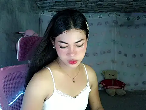 Margalona  online show from 04/15/26, 05:47