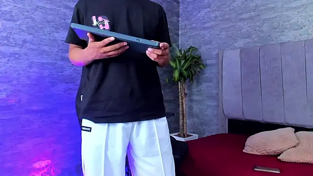 Snapshot of Andres_mer chatting on 01/10/26, 11:23 Andres mer online show from 01/10/26, 11:23