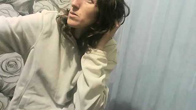  wolfxsnowy  online show from 05/14/26, 06:09