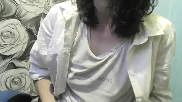  wolfxsnowy  online show from 06/04/26, 08:15