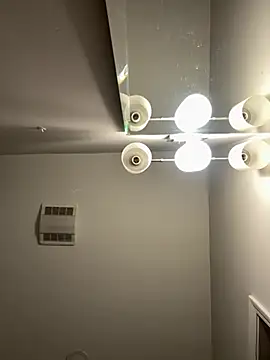 xouniq online show from 03/04/26, 01:44