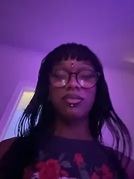 xouniq online show from 04/08/26, 12:10