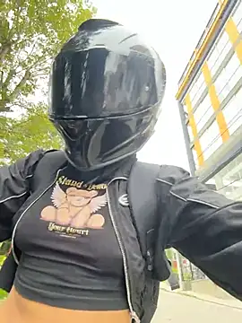 TaylorrHill online show from 03/18/26, 08:01