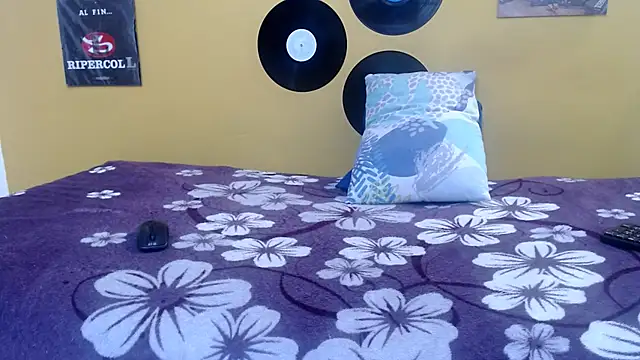 marcelasweet457 online show from 04/20/26, 02:09