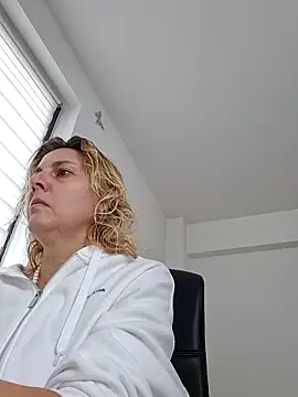 Amelia9798 online show from 02/23/26, 06:44