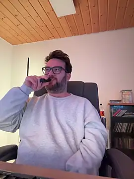 Snapshot of Dominic2295 chatting on 02/07/26, 02:32 Dominic2295 online show from 02/07/26, 02:32