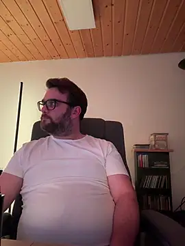 Snapshot of Dominic2295 chatting on 03/02/26, 04:36 Dominic2295 online show from 03/02/26, 04:36