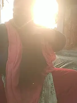 momo loves online show from 02/08/26, 10:29