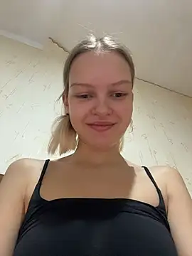 Snapshot of AshleyMur chatting on 07/17/26, 04:52 AshleyMur online show from 07/17/26, 04:52