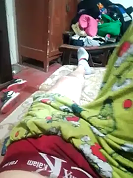 Snapshot of Leosexx chatting on 02/18/26, 07:48 Leosexx online show from 02/18/26, 07:48