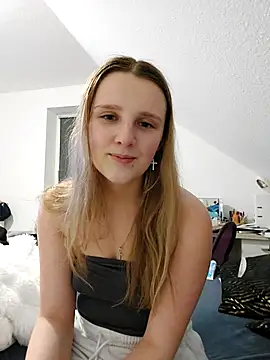 HotAlice69 online show from 02/10/26, 12:15