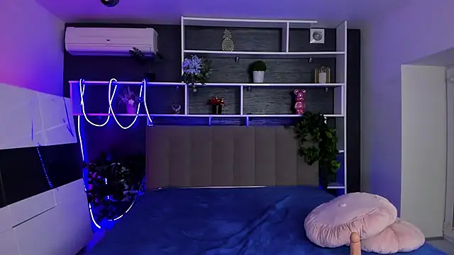 StephieRousee online show from 02/25/26, 06:28