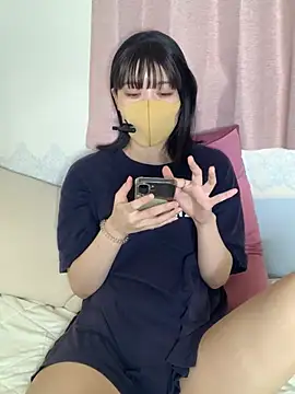 Snapshot of minami_room chatting on 05/20/26, 06:19 minami room online show from 05/20/26, 06:19
