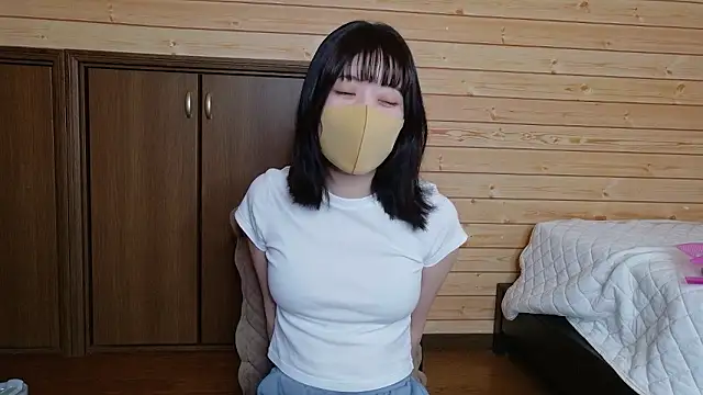 Snapshot of minami_room chatting on 06/04/26, 05:35 minami room online show from 06/04/26, 05:35