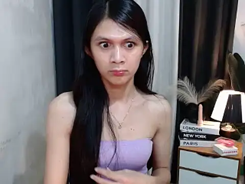 Pretty Lys online show from 04/23/26, 08:46