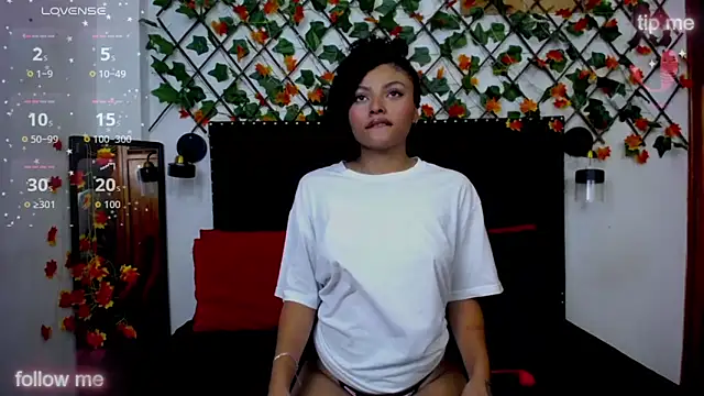 vsamanthaper1 online show from 03/17/26, 08:12