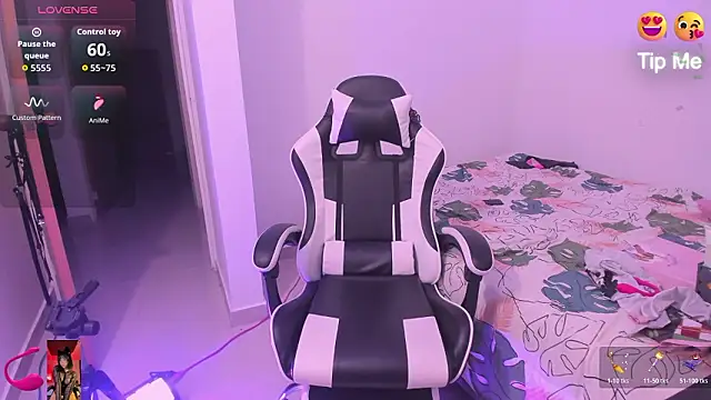 Snapshot of sofiiamillerr chatting on 02/05/26, 11:42 sofiiamillerr online show from 02/05/26, 11:42