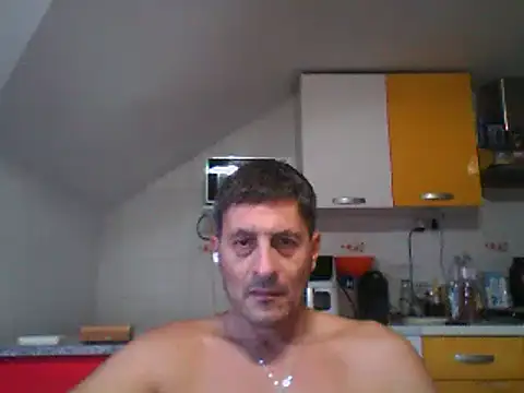 Snapshot of colosone chatting on 10/15/25, 02:50 colosone online show from 10/15/25, 02:50