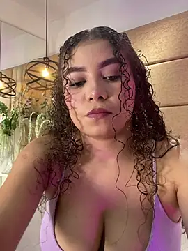 Snapshot of CamilaCastillo chatting on 07/06/26, 07:38 CamilaCastillo online show from 07/06/26, 07:38