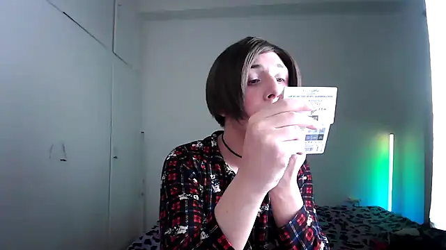 HoneyValentine online show from 02/08/26, 08:56