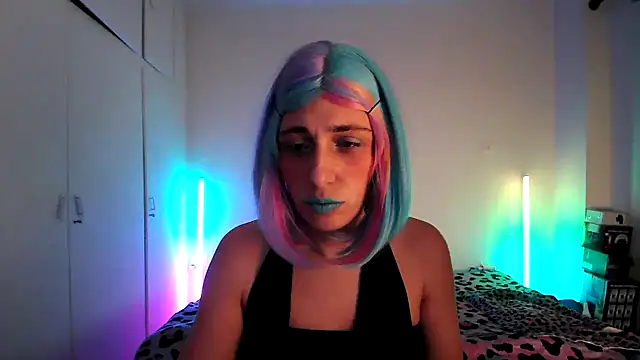 HoneyValentine online show from 03/28/26, 07:02