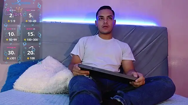 studentdeivy  online show from 02/25/26, 10:58