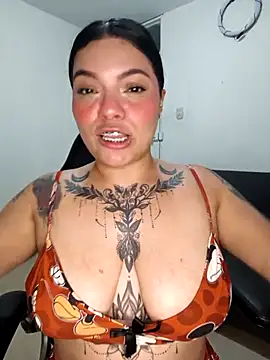 Snapshot of brenda_palacio chatting on 03/25/26, 03:01 brenda palacio online show from 03/25/26, 03:01