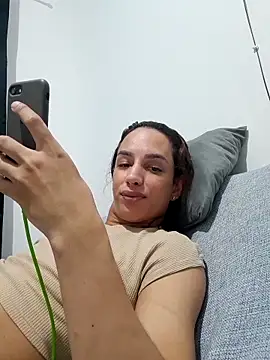 ofjuliaa online show from 04/19/26, 12:54