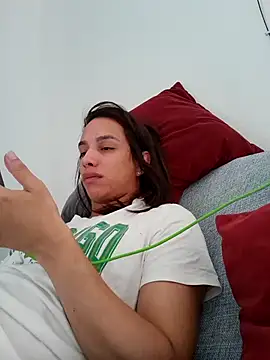 ofjuliaa online show from 05/01/26, 02:54