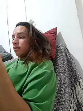 Snapshot of ofjuliaa chatting on 07/12/26, 06:10 ofjuliaa online show from 07/12/26, 06:10