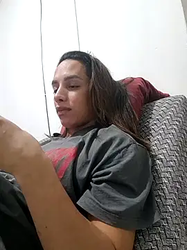 Snapshot of ofjuliaa chatting on 07/18/26, 01:21 ofjuliaa online show from 07/18/26, 01:21
