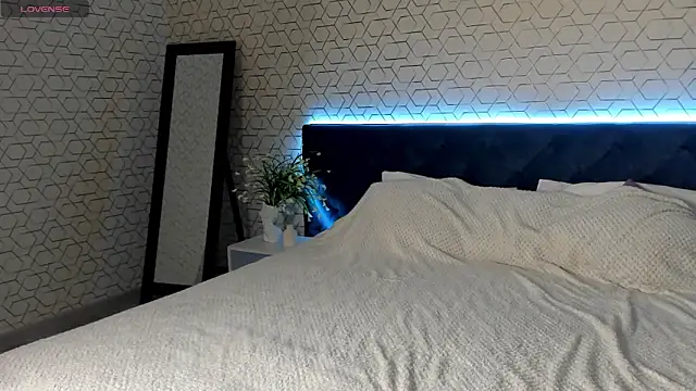 desiree doll online show from 02/11/26, 01:10