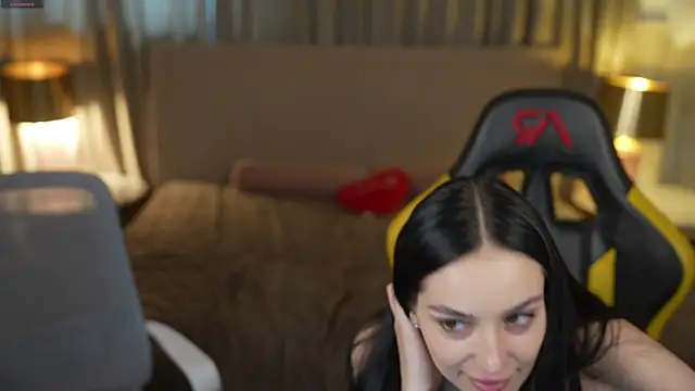 Mila Rose054 online show from 06/01/26, 10:28