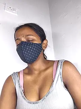 Royal-girl78 online show from 02/15/26, 04:47