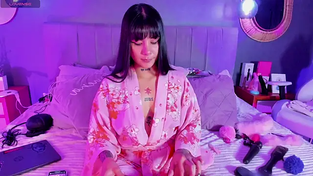 Nathalia stone  online show from 01/16/26, 04:05