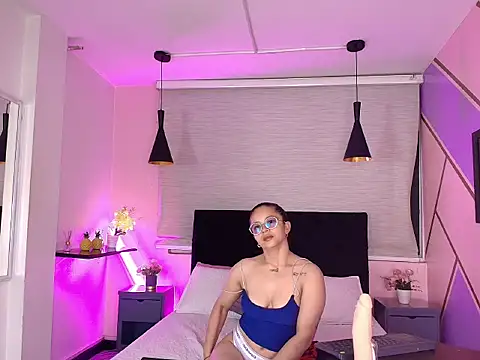 Coraliiine  online show from 03/20/26, 10:20