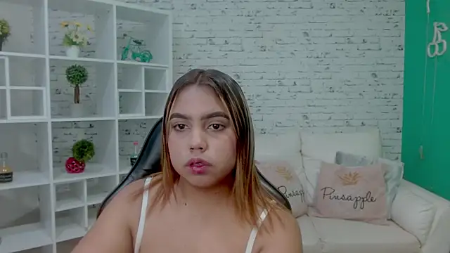 Snapshot of esmeralda_cuisman chatting on 01/15/26, 11:37 esmeralda cuisman online show from 01/15/26, 11:37