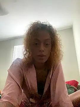 Snapshot of Deehoneybaby chatting on 01/06/26, 06:22 Deehoneybaby online show from 01/06/26, 06:22