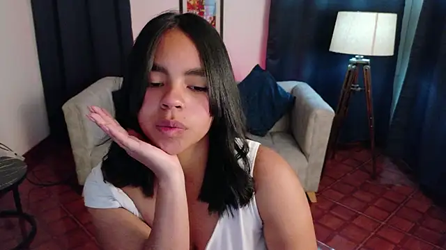 Snapshot of SofiaMante_ chatting on 05/07/26, 01:11 SofiaMante online show from 05/07/26, 01:11