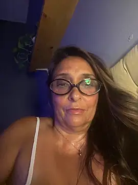 Snapshot of Annalua73 chatting on 01/07/26, 10:56 Annalua73 online show from 01/07/26, 10:56